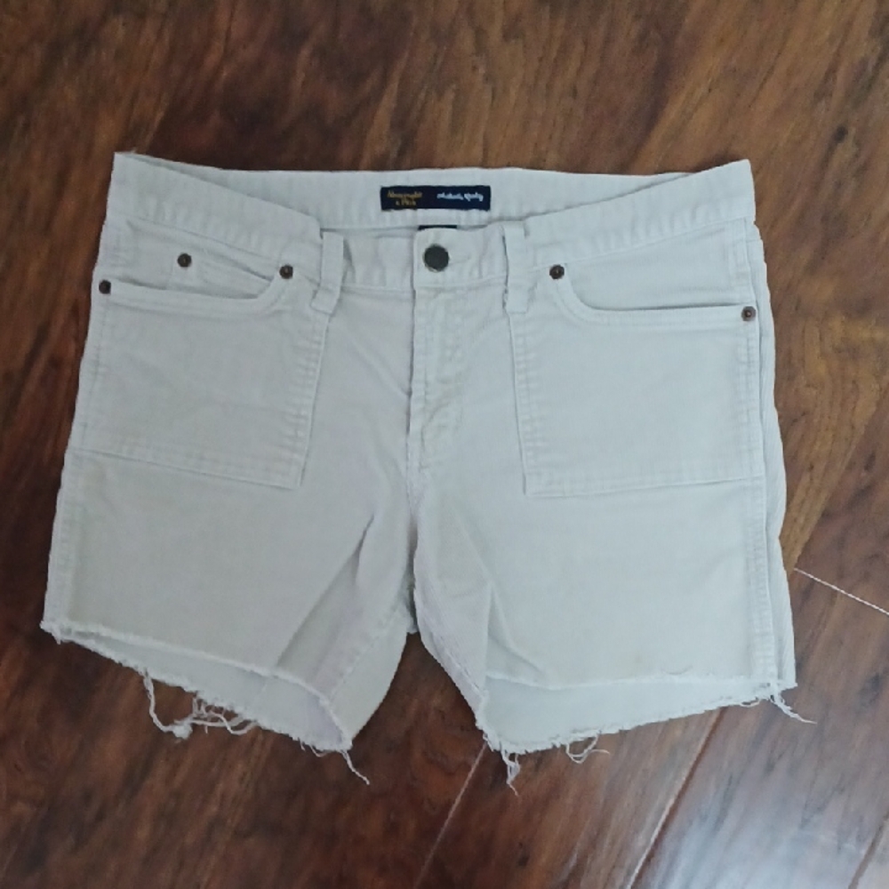 Abercrombie & Fitch Lt. Grey Corduroy Raw-Edge Hem Shorts W8